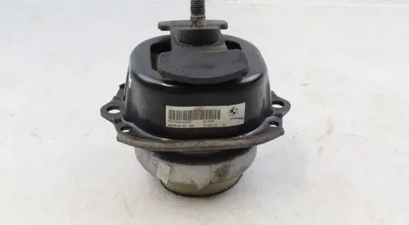 BMW X5M E70 Engine mount bracket 6793642 22116793642