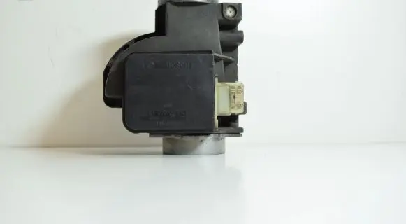 Audi A6 S6 C4 4A Mass air flow meter 4A0133471