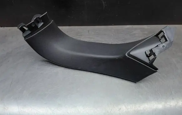 Renault Megane IV Tailgate/trunk side cover trim 909023317R