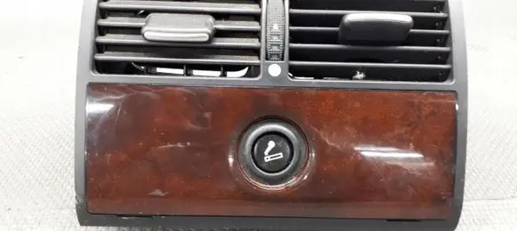 Audi A8 S8 D2 4D Rear air vent grill 4d0819203g