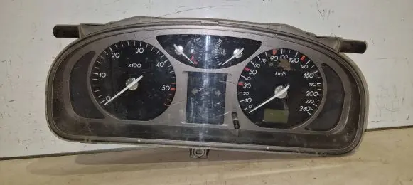 Renault Laguna II Speedometer (instrument cluster) 8200024236