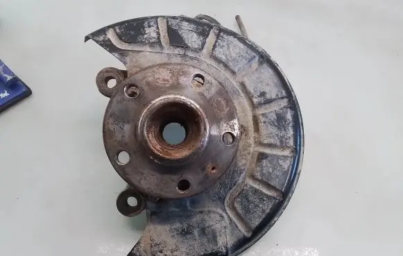 Volkswagen Caddy Front wheel hub