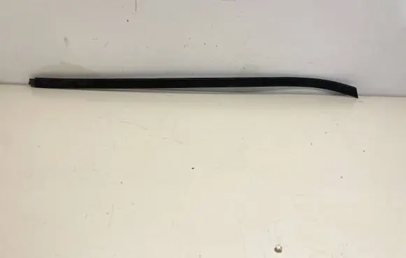 Mercedes-Benz ML W166 Rubber seal sliding door (on door) 