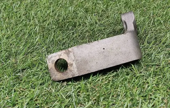 Volkswagen Jetta VI Engine mounting bracket 04E199207B
