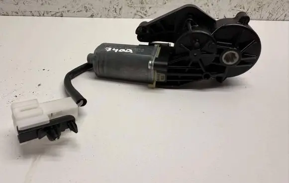 Mercedes-Benz E W212 Seat adjustment motor 0390203367