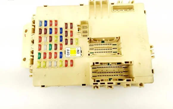 Hyundai i40 Fuse module 919503Z121 1013C16005