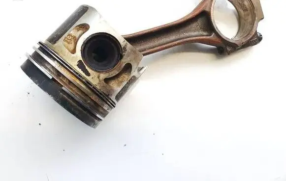 Volkswagen PASSAT B6 Piston with connecting rod 0386
