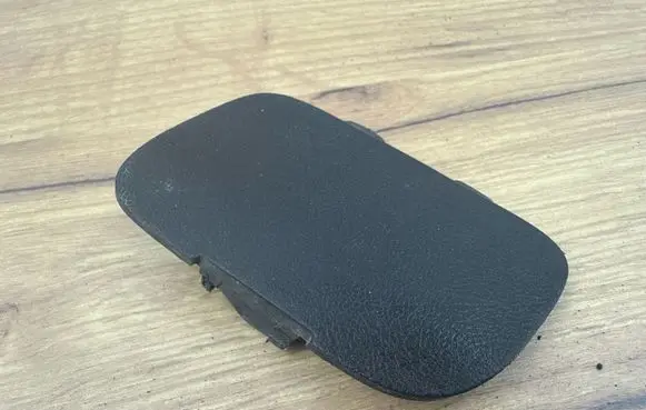 Volvo XC70 Front tow hook cap/cover 9190895