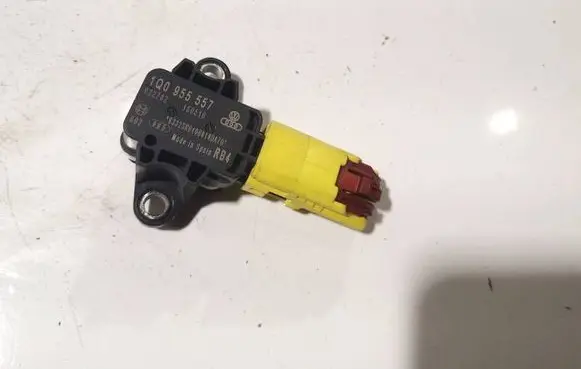 Volkswagen Cross Polo Airbag deployment crash/impact sensor 1Q0955557
