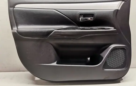 Mitsubishi Outlander Front door card panel trim K014AMCG4B45X