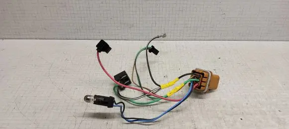Daewoo Nubira Headlight/headlamp wiring loom/harness 