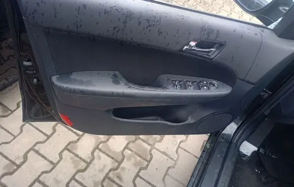 Hyundai i30 Front door card panel trim