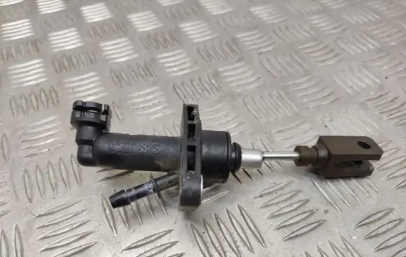 Fiat Sedici Clutch master cylinder 2381079J20