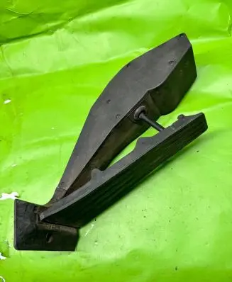 BMW 5 E60 E61 Accelerator throttle pedal 6772646 25916010 230807F