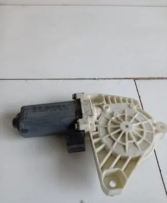 Volkswagen Atlas Front door window regulator motor 1036C47782101