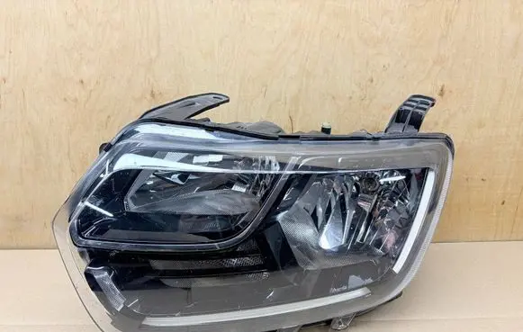 Dacia Duster II Headlight/headlamp 260609367R 676512161