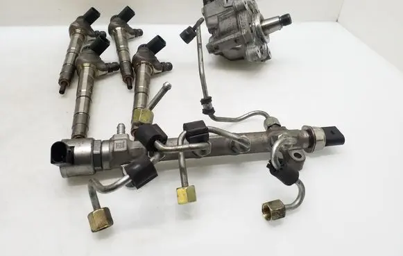 Volkswagen Touran III Fuel injection system set 04L130755D 0445010537 11261015