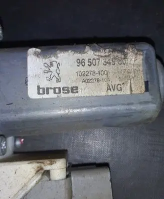 Peugeot 607 Front door window regulator motor 9650734980 A02278104 102278400