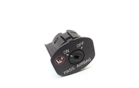 Passenger airbag on/off switch