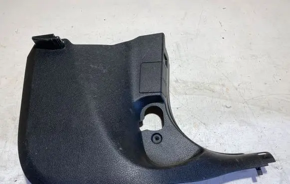 Foot area side trim