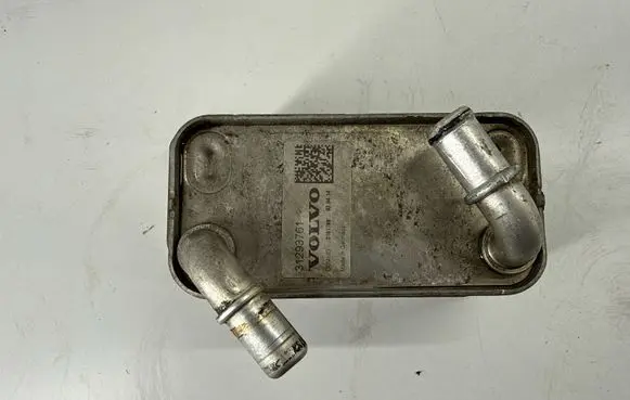 Volvo S60 Engine oil radiator 31293761
