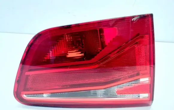 Tailgate rear/tail lights