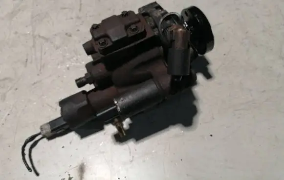 Ford Focus C-MAX Fuel injection high pressure pump 4M5Q9B395AE A2C20003032