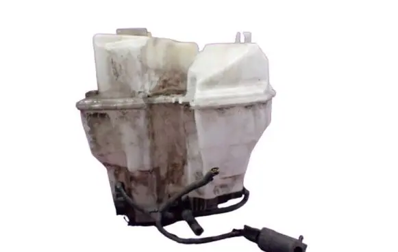 Volvo S60 Windshield washer fluid reservoir/tank 8693773