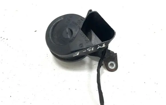Mercedes-Benz E W211 Horn signal 011165 703831165