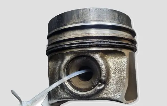 Volkswagen Golf VI Piston CAY