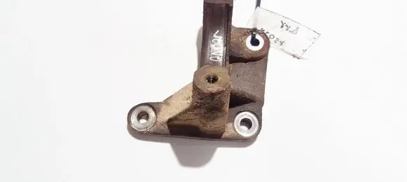Volvo S60 Engine mounting bracket 9143465