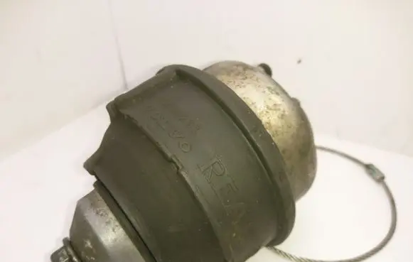 Engine mount bracket