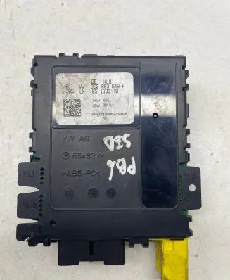 Volkswagen PASSAT B6 Steering angle sensor 3C0953549A 05113810 01103060250058