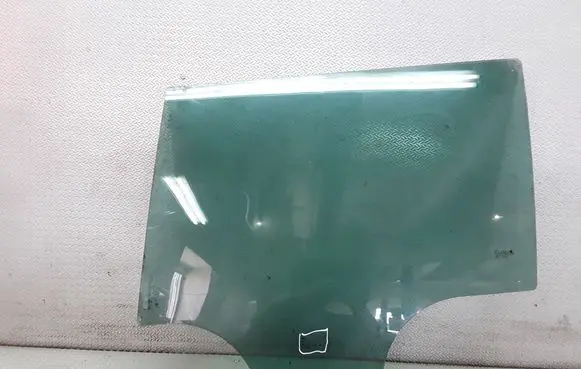 Skoda Yeti (5L) Rear door window glass 5L0845205B