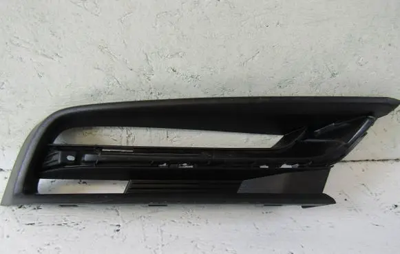 Honda HR-V Front bumper lower grill 711413M0J0
