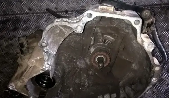 Nissan Almera Manual 5 speed gearbox 57j nenusatyta