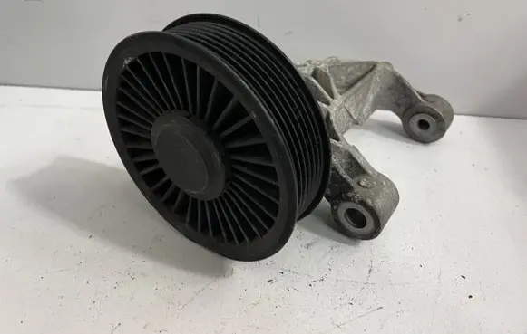 BMW 6 F12 F13 Generator/alternator bracket 7567337