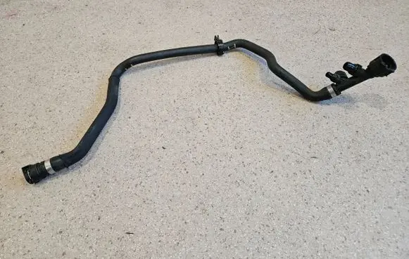 BMW 5 G30 G31 Engine coolant pipe/hose 8572913