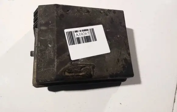 Mitsubishi Outlander Fuse box cover m124324