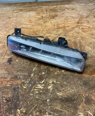 BMW 5 G30 G31 Front fog light 8925025