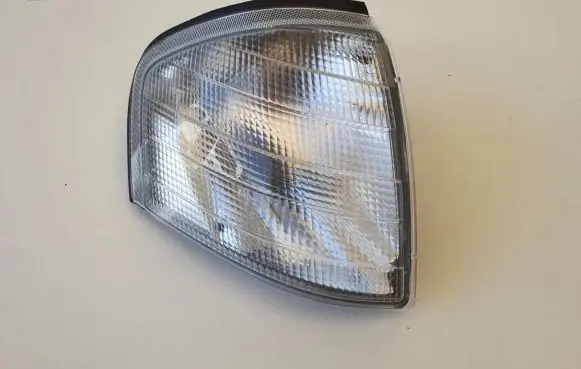 Mercedes-Benz C W202 Front indicator light 2028260843