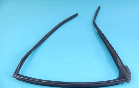 Rubber seal rear door