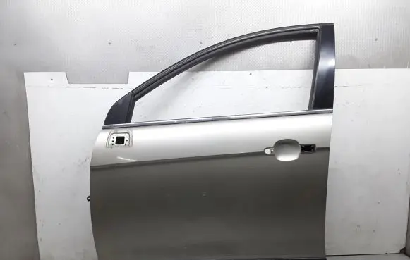 Chevrolet Captiva Front door