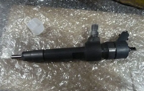 Opel Meriva B Fuel injector 0986435103