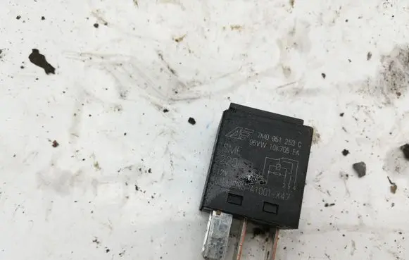 Seat Alhambra (Mk1) Other relay 7M0951253