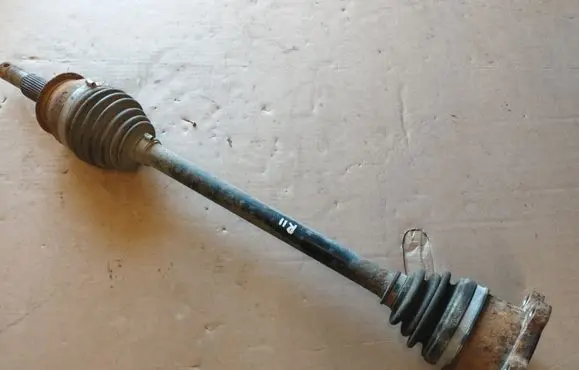 Infiniti G37 Rear driveshaft