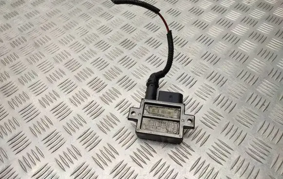 BMW 3 E90 E91 Glow plug pre-heat relay E2110022367 052212070
