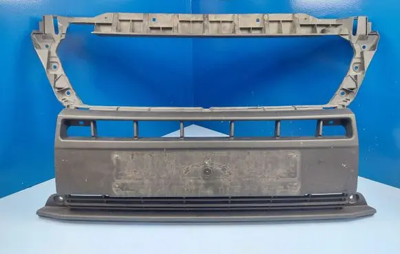 Front bumper upper radiator grill