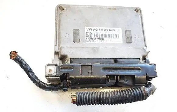 Seat Ibiza IV (6J,6P) Engine control unit/module 03e906023m