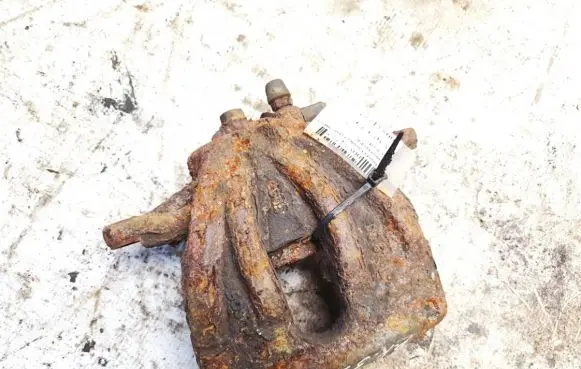 Toyota Corolla Verso AR10 Front brake caliper